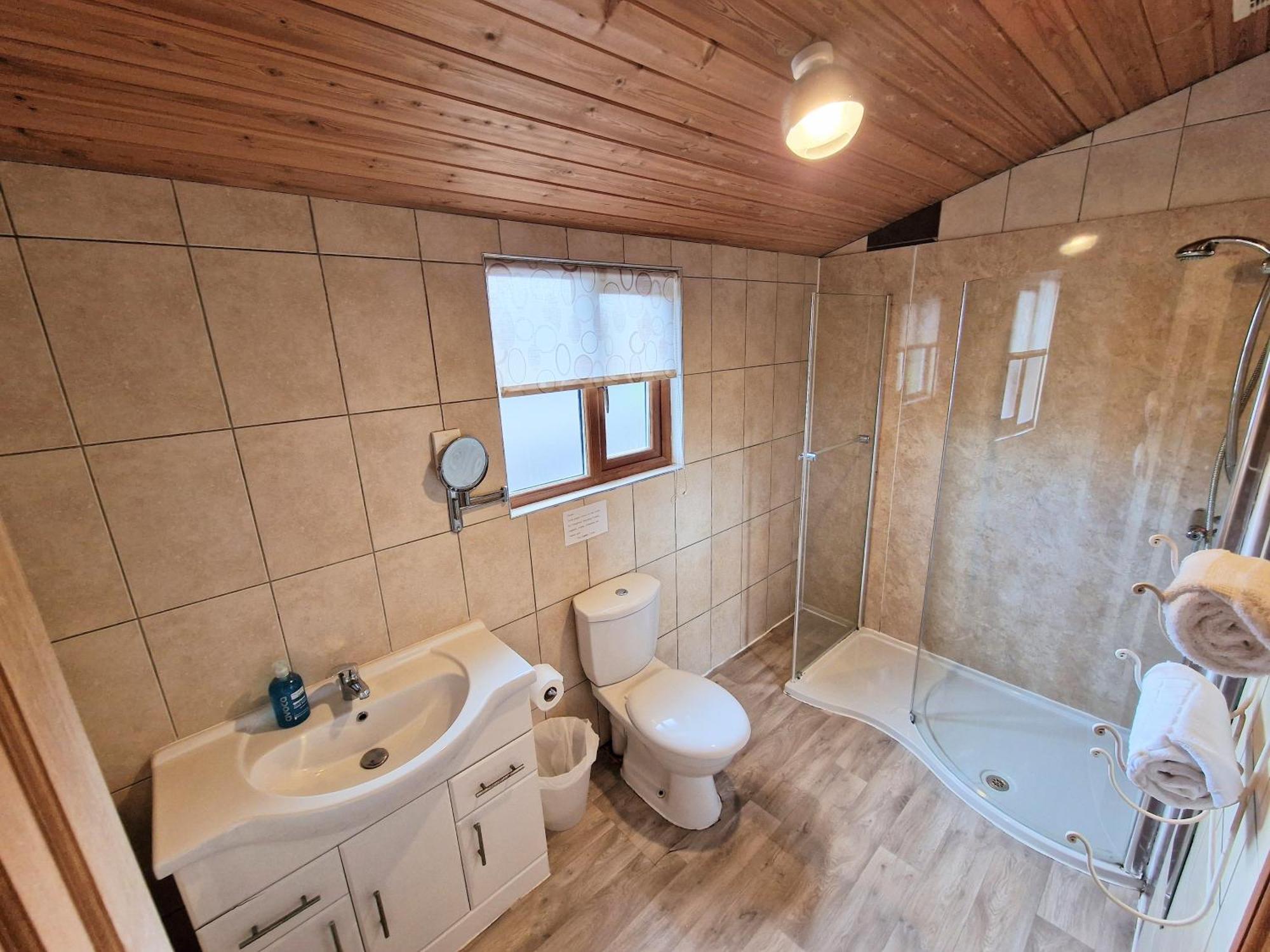 הוילה Kelty Lomond 5 With Private Hot Tub - Fife - Loch Leven - Lomond Hills - Pet Friendly מראה חיצוני תמונה